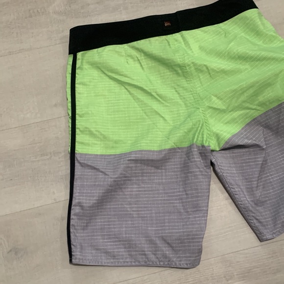 QUIKSILVER Board Shorts Bathing Suite Size 34 Grey Green - Picture 6 of 8